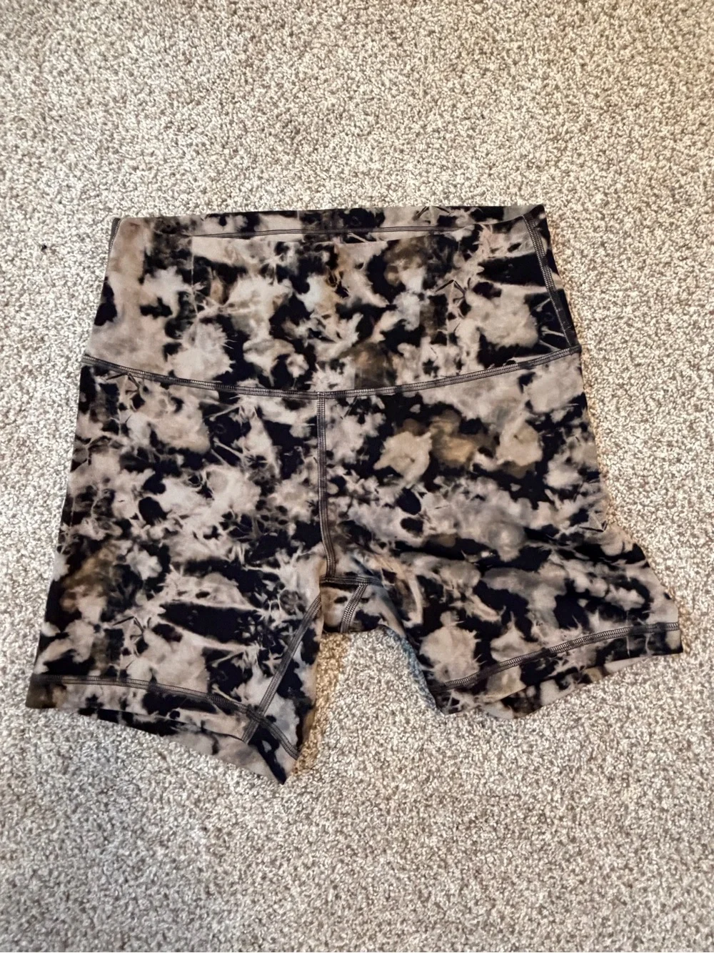 Lululemon Wunder Train 6” Short